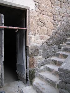 jambage-droit-porte-salle-de-reception.jpg