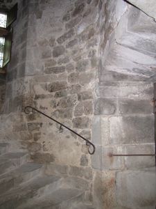 pan-de-mur-a-de-jointoyer-dans-la-tour-principale.JPG