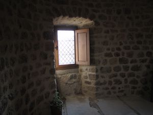 Les-vitraux-de-la-tour-de-garde--fenetre-sud.JPG