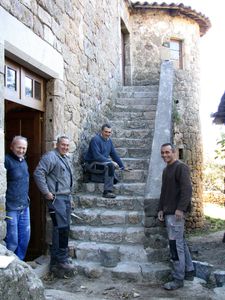 l-equipe-de-refection-de-l-escalier-ouest.JPG