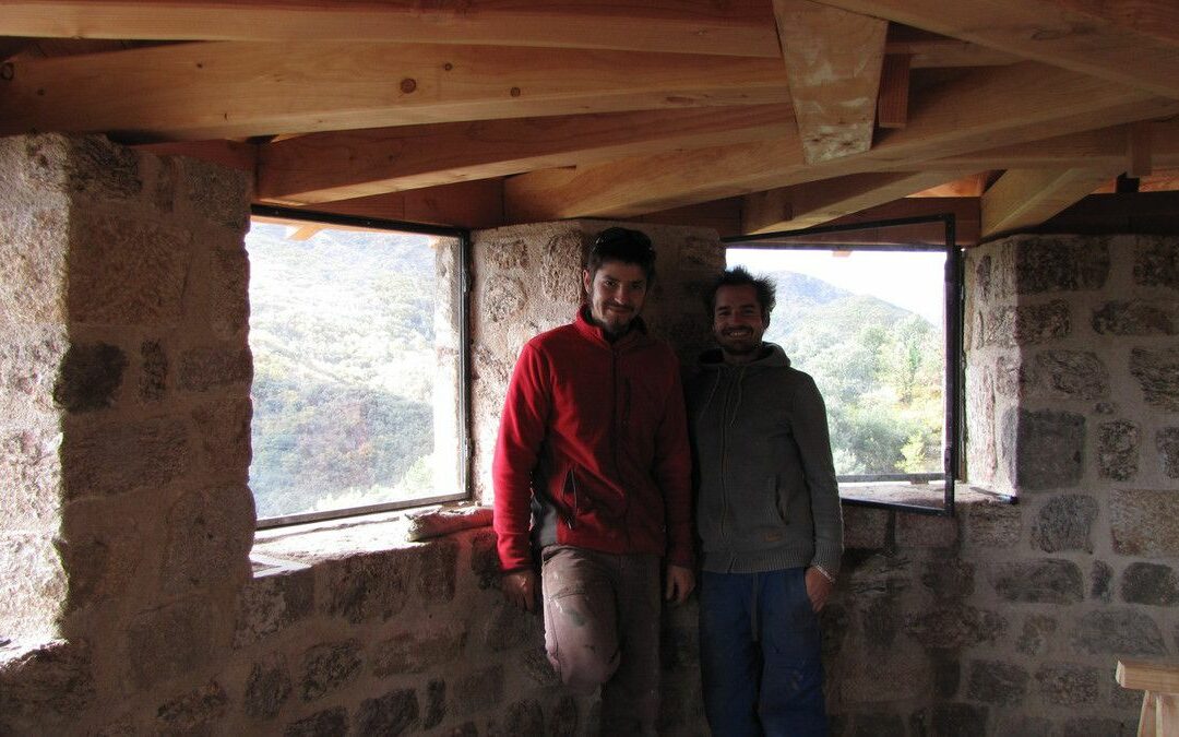 Mise à niveau du plancher du dernier niveau, fenêtres de la tour principale….